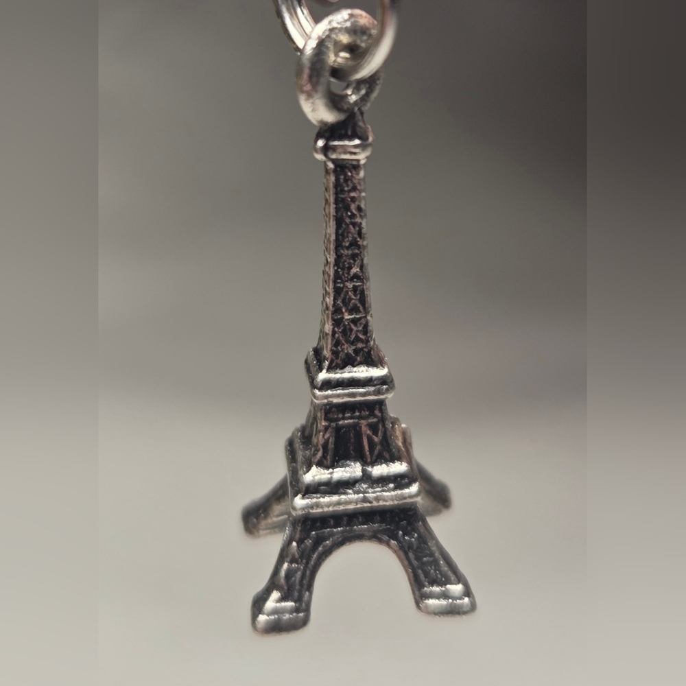 Elegant Silver Eiffel Tower Figurine